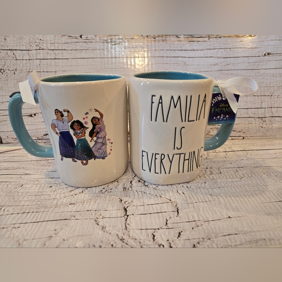 NWT Rae Dunn Encanto "Familia is Everything" Mug. - Picture 1 of 3